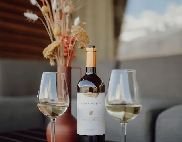 Апартаменты Stunning And Modern House On The *